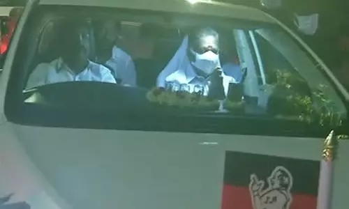 சென்னையில் இருந்து டெல்லி புறப்பட்டார், ஓ.பன்னீர் செல்வம்