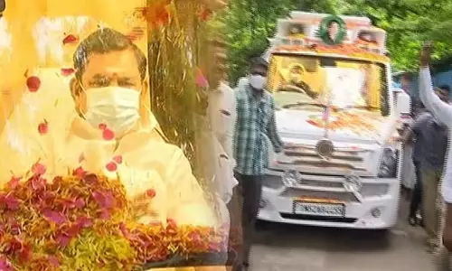 அதிமுக பொதுக்குழு கூட்டத்தில் பங்கேற்க புறப்பட்டார் எடப்பாடி பழனிசாமி