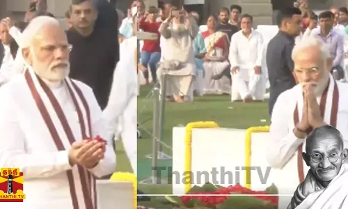 மகாத்மா காந்தி நினைவிடத்தில் பிரதமர் மோடி மரியாதை!