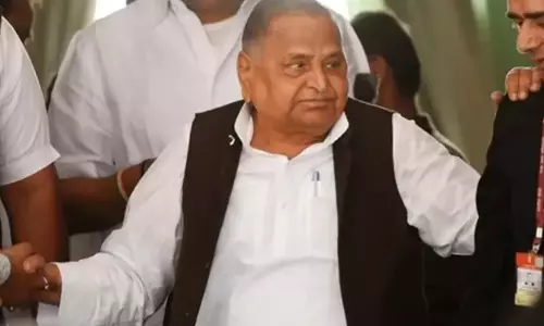 உத்தரபிரதேச முன்னாள் முதல்வர் முலாயம் சிங் யாதவ், மருத்துவமனையில் அனுமதி உத்தரபிரதேச முன்னாள் முதல்வர் முலாயம் சிங் யாதவ், மருத்துவமனையில் அனுமதி