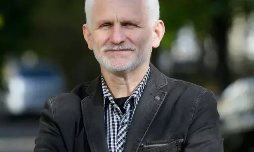 அலெஸ் பியாலியாட்ஸ்கி-க்கு அமைதிக்கான நோபல் பரிசு அறிவிப்பு