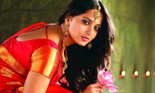 தெலுங்கு திரையுலகின் லேடி சூப்பர் ஸ்டார் நடிகை அனுஷ்கா ஷெட்டிக்கு இன்று பிறந்தநாள்...