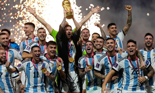 கால்பந்து உலகக்கோப்பை தொடரில் சாம்பியன் பட்டம் வென்ற அர்ஜென்டினா அணி எவ்வளவு ரூபாய் பரிசு தெரியுமா ...? கால்பந்து உலகக்கோப்பை தொடரில் சாம்பியன் பட்டம் வென்ற அர்ஜென்டினா அணி எவ்வளவு ரூபாய் பரிசு தெரியுமா ...?