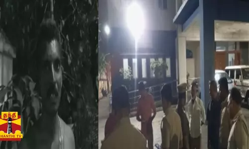 தாய்க்கு ஓய்வு நிலுவைத்தொகை அளிக்கவில்லை... மன உளைச்சலில் பெட்ரோல் ஊற்றி தற்கொலைக்கு முயன்ற மகன்