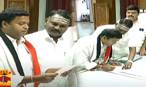 ஈரோடு கிழக்கு தொகுதியில் வேட்புமனு தாக்கல் செய்தார் ஓபிஎஸ் தரப்பு வேட்பாளர் செந்தில் முருகன்