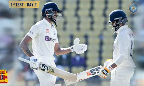 பார்டர் - கவாஸ்கர் தொடரின் முதல் டெஸ்ட் - இந்தியா 144 ரன்கள் முன்னிலை...