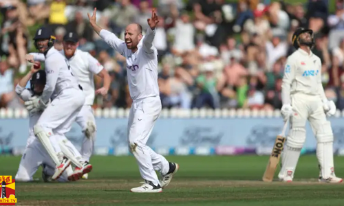 இங்கிலாந்து-நியூசிலாந்து கடைசி டெஸ்ட் போட்டி - 24 ரன்கள் பின்தங்கிய நியூசி.