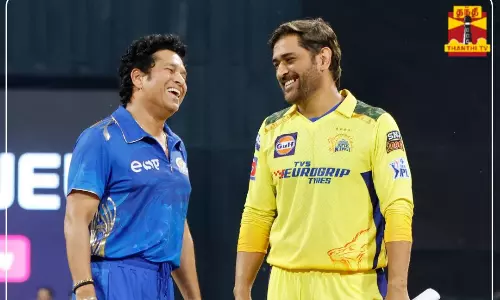 ஈரெதிர் துருவங்கள் இணையும் என்றே இயற்பியல் எழுதியதோ..