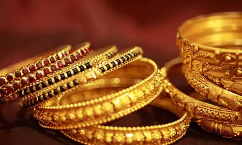 தங்கம் விலை சவரனுக்கு ரூ.320 குறைவு தங்கம் விலை சவரனுக்கு ரூ.320 குறைவு