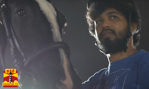 வீரன் படத்திற்காக குதிரையேற்றம் பழகிய ஆதி... ரீகன் என்ற குதிரையுடன் பயிற்சி எடுத்த வீடியோ...