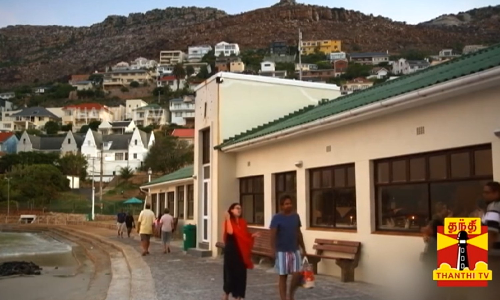 தென்னாப்பிரிக்காவின் நம்பர் 1 சுற்றுலா நகரம்... அழகும் பிரமாண்டமும் கொண்ட கேப் டவுன்...