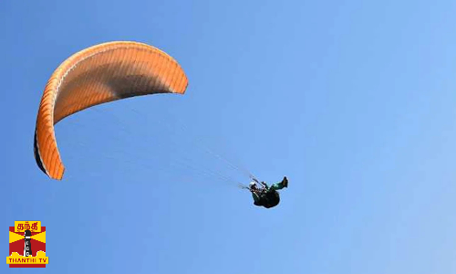 பாராசெயிலிங்கில் பயணம் செய்த பெண் மற்றும்  சிறுவர்கள்..படகில் இணைக்கப்பட்ட கயிறு அறுக்கப்பட்டு  உயிரிழப்பு