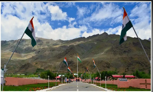 கார்கில் போர் பகுதியை காண...கார்கில் போர் நினைவுகளை தாங்கி நிற்கும் பூமி