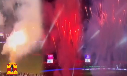 இந்தியா வெற்றி .. மைதானத்தில் கொண்டாட்டம்.. வர்ண ஜாலம் புரிந்த வாண வேடிக்கைகள்...