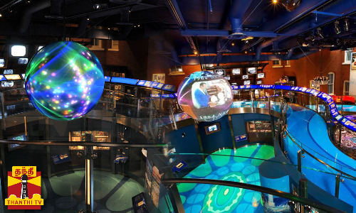 டிஸ்னி உலகை கண்முன்னே நிறுத்தும் அருங்காட்சியகம்... கலையுடன் தொழில்நுட்பமும் இணையும் அற்புதம் - கனவா? நனவா ?