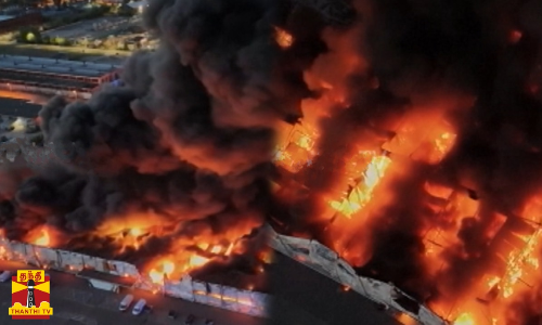 போலந்தில் வணிக வளாகத்தில் பயங்கர தீ விபத்து... ஆயிரத்திற்கும் மேற்பட்ட கடைகள் எரிந்து சாம்பல்