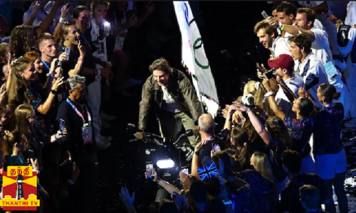 ஒலிம்பிக் நிறைவு விழா - டாம் க்ரூஸ் மாஸ் என்ட்ரி