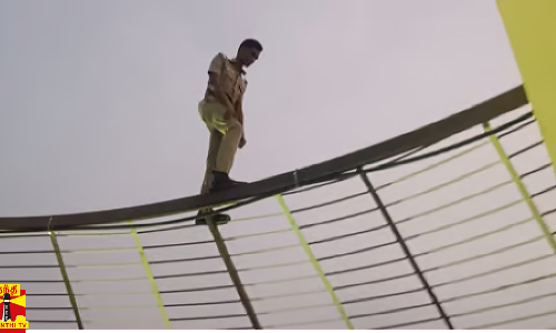 டவர் மீது ஏறி காவலர் தற்கொலை