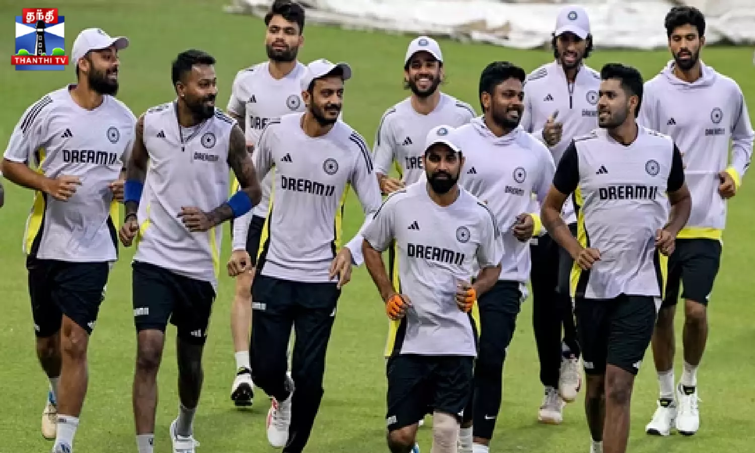 கொல்கத்தாவில் இங்கிலாந்து வீரர்கள் தீவிர பயிற்சி