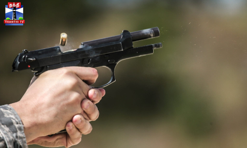 காரில் இருந்து பாய்ந்த தோட்டாக்கள் - வைரல் வீடியோ