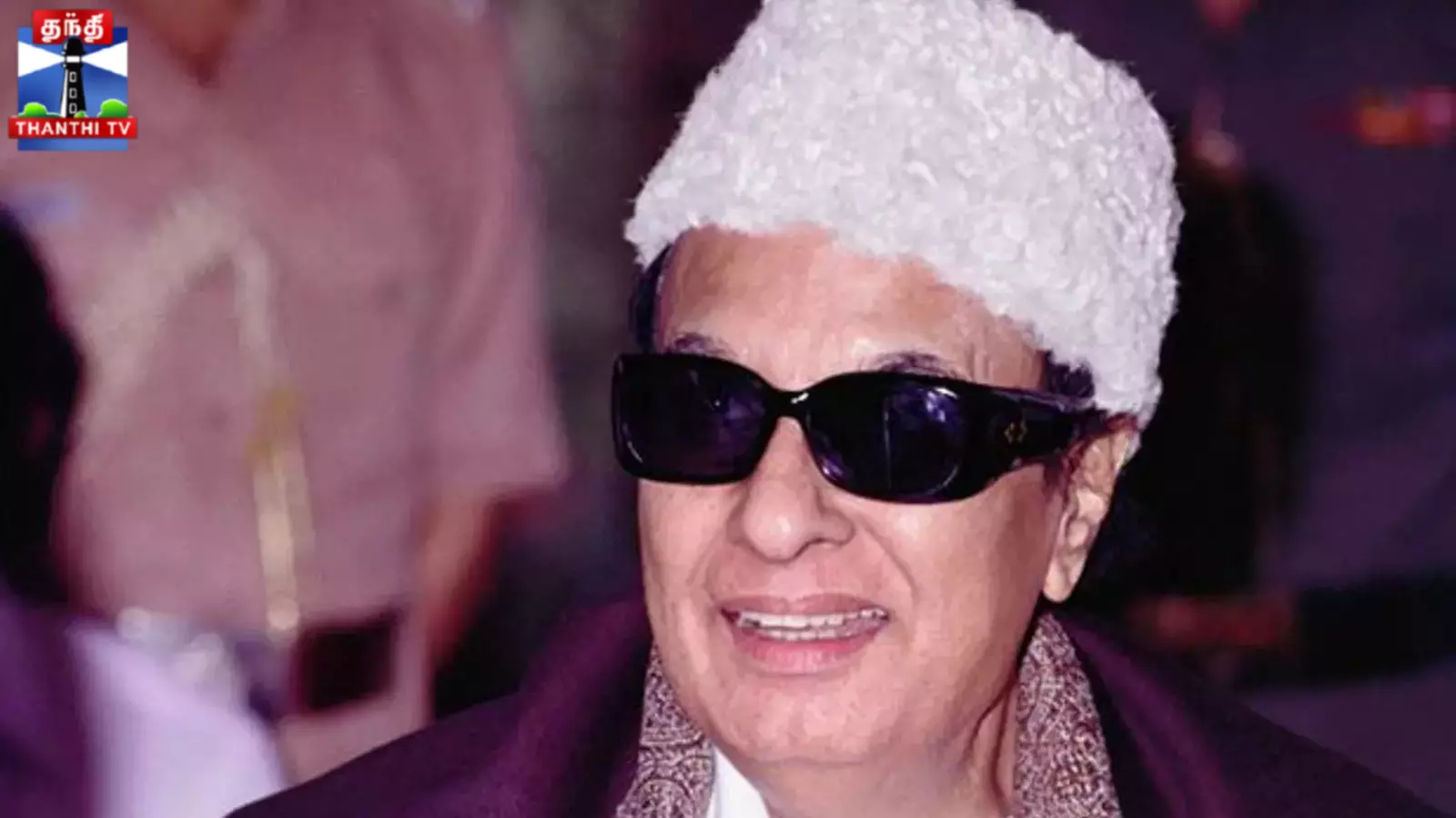 எம்.ஜி.ஆரோட ஆத்மா சாந்தி அடையலனு ஓட்டப்பட்டுள்ள போஸ்டர்