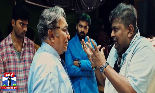 நடிகர் நாசரை கவுரவித்த டிரெயின் படக்குழு