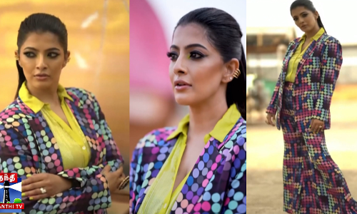 போட்டோஷூட்டில் கலக்கும் வரலட்சுமி