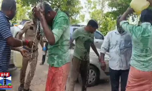 தீக்குளிக்க முயன்ற பாமக தொண்டர்கள் - பரபரப்பு