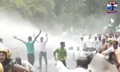 கல்லூரி மாணவி தற்கொலை - நீதி கேட்டு பிஜு ஜனதா தளம் ஆர்ப்பாட்டம்