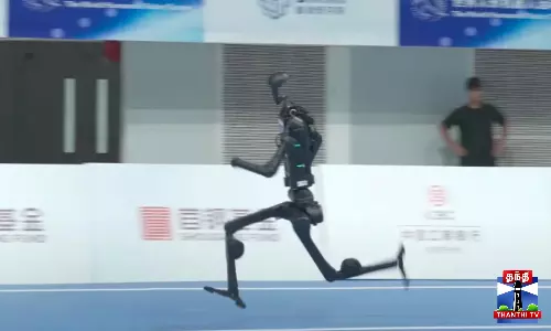 400 மீட்டர் தொடர் ஓட்டம்- சீன ரோபோக்கள் வெற்றி