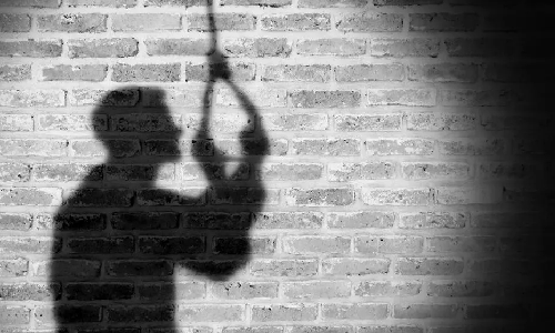 விழுப்புரத்தில் இளைஞர் தூக்கிட்டு தற்கொலை