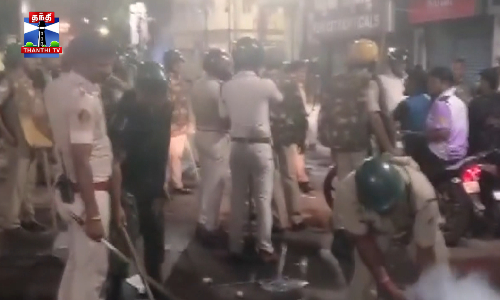 துர்கா சிலை கரைப்பின்போது வன்முறை - பதற்றமான சூழல்