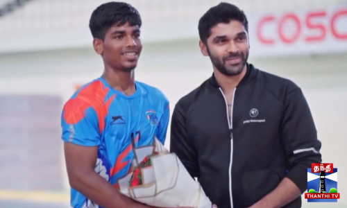 நடிகர் துருவ் விக்ரம் கபடி வீரர் அபினேஷை நேரில் சந்தித்து பாராட்டு