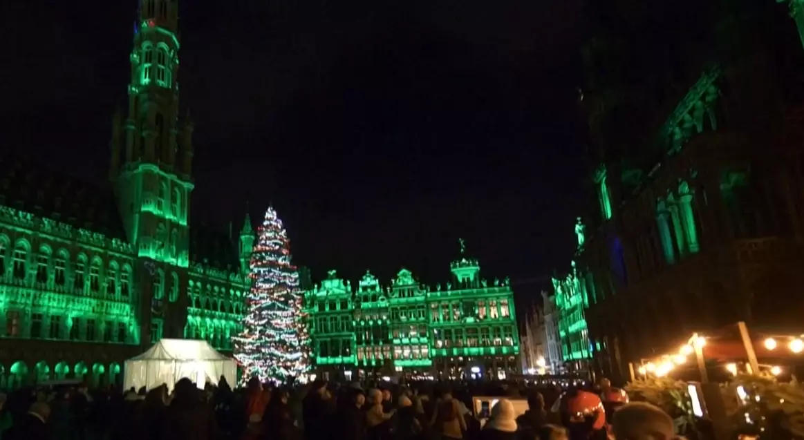 பிரஸல்ஸில் களைகட்டிய கிறிஸ்துமஸ் லைட் ஷோ பிரஸல்ஸில் களைகட்டிய கிறிஸ்துமஸ் லைட் ஷோ