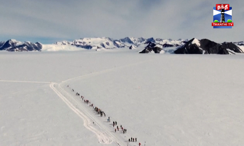 அண்டார்டிகா =  உறைபனியில் மாரத்தான் - வியக்க வைத்த வீராங்கனை