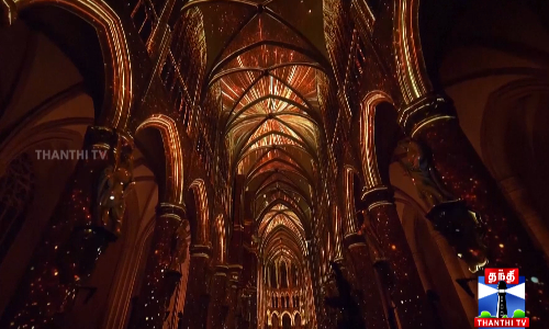 பெல்ஜியம் தேவாலயத்தில் கண்கவர் கிறிஸ்துமஸ் ஒளி நிகழ்ச்சி